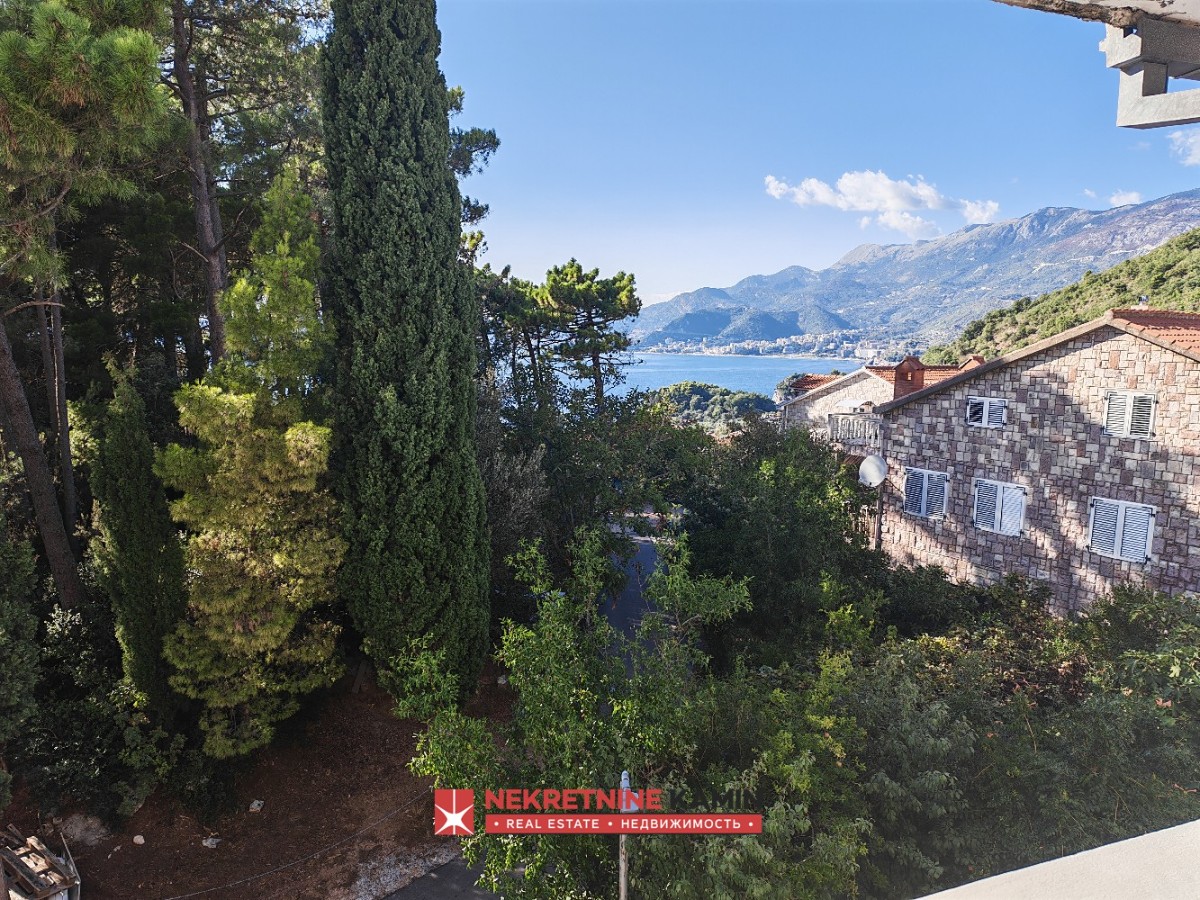 Jednosoban stan sa pogledom na more – Sveti Stefan / Crvena Glavica